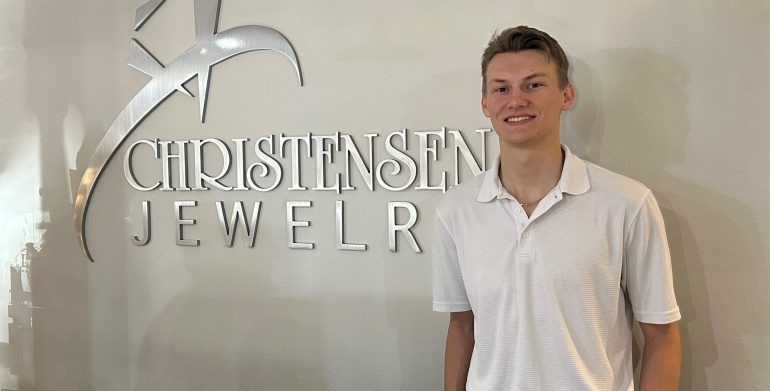 Local Entrepreneurs Gain World-Class Business Training with the GoldmanSachs 10,000 Small Businesses Program